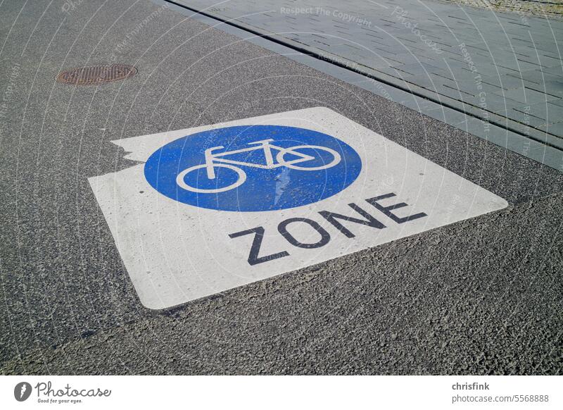 Fahrrad-Zone Fahrbahnbeschriftung Rad FAhrrad Verkehr Schild Symbol Asphalt Straße fahrrad Radfahren Sport Fahrradfahren Transport urban Radfahrer