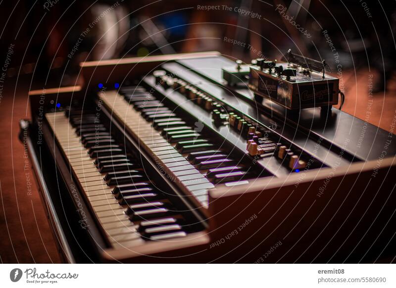 Digitale Drawbar Orgel - Hammondorgel Hammond Orgel Jazz Jazzmusiker Jazzclub jazzen Instrument Musikinstrument Tasteninstrumente Klavier Keyboard