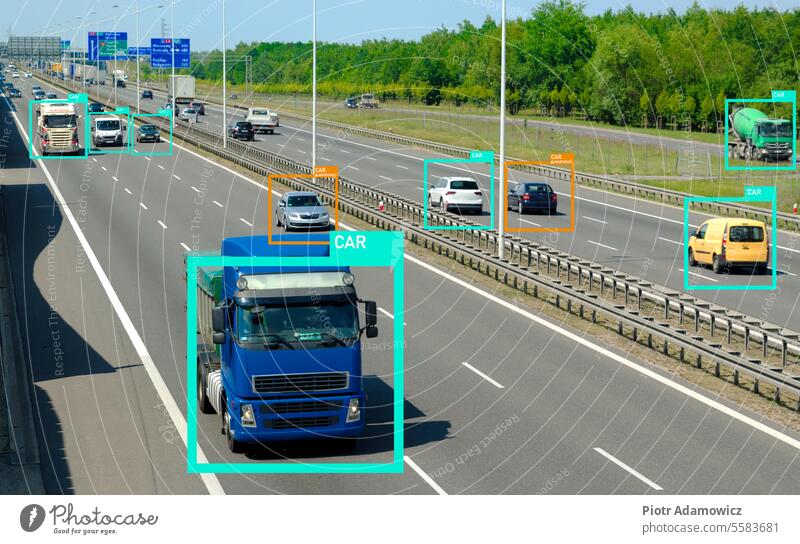 Verkehrsüberwachung durch KI, Sicherheitssystem überwachen künstlich Intelligenz ai Analytik groß Daten Überwachung verbunden Regierung Automobil sozial Kredit
