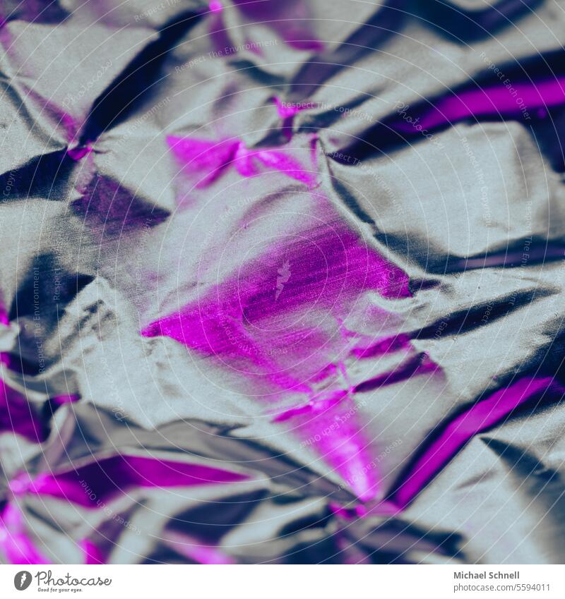 abstrakt Licht violett Experiment Hintergrund Hintergründe Kontrast Kunst ästhetisch faltig Alufolie
