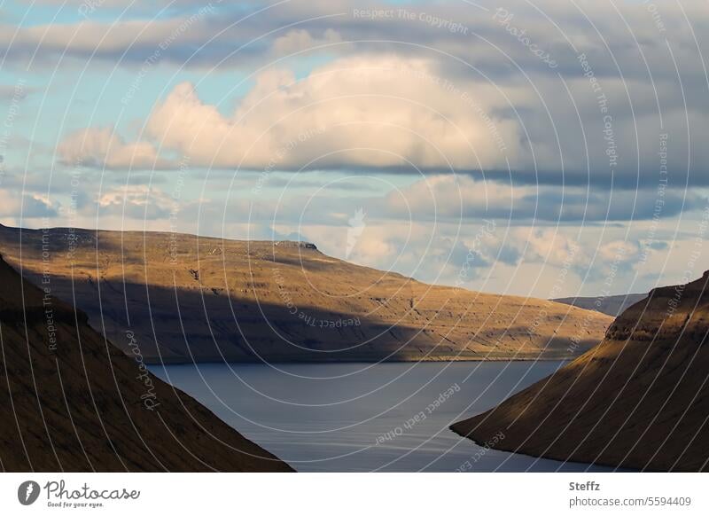 Färöer-Inseln Färöer Inseln Färöerinseln Schafsinseln Felseninsel Ozean nordatlantisch ozeanisch Nordatlantik Atlantik Archipel Meereslandschaft