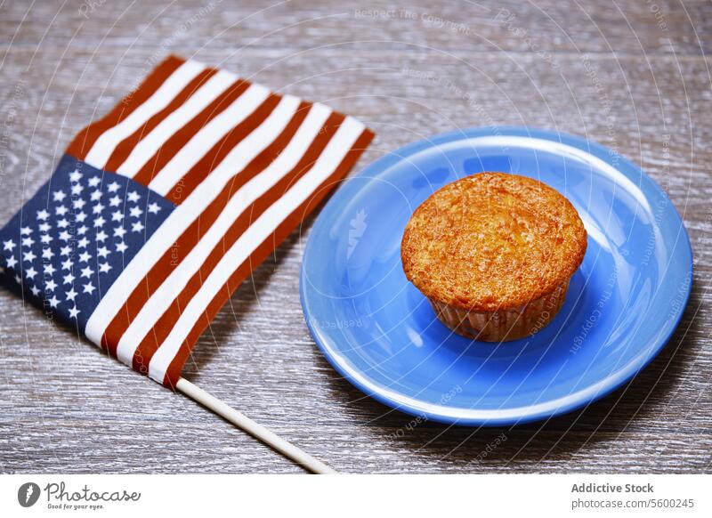 US-Flagge und Festtagstorte us-Flagge Fahne USA Stars and Stripes amerika Independence Day Erntedankfest Feier Veranstaltung Feiertag Festlichkeit national