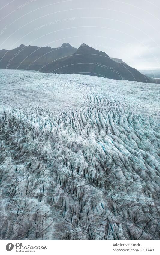 Majestätische Gletscherlandschaft im Vatnajökull-Park, Island Eis Crevasse Berge u. Gebirge robust Gelände Landschaft Natur im Freien reisen Abenteuer kalt blau