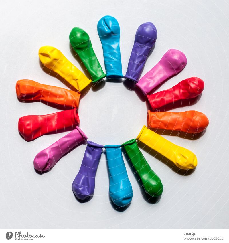 Wasserbombenarsenal Luftballon wasserbombe spass Freude Kindheit Spielen bunt Regenbogen Freizeit & Hobby mehrfarbig Kreis rund Symbole & Metaphern Spielzeug