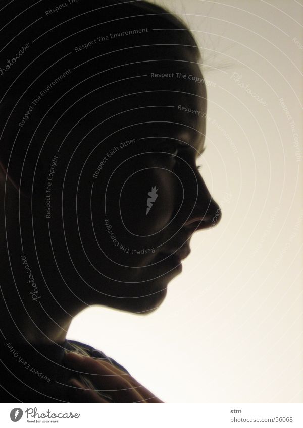 Halbportrait einer Frau Silhouette Licht Porträt Sehnsucht träumen Gedanke Profil Nase Auge Mund Mensch Blick