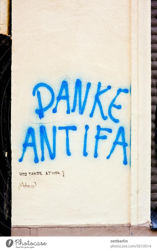 Danke Antifa aussage danke antifa begriff botschaft gesprayt grafitti grafitto hstabe illustration kinderzeichnung kreide kreidezeichnung kunst mauer message