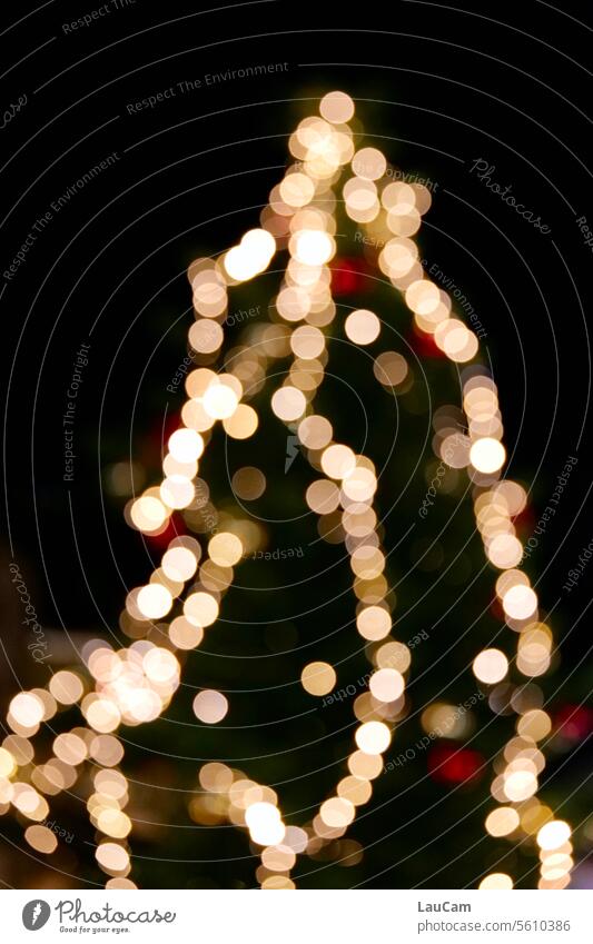Oh Tannenbaum | auch unscharf zu erkennen Weihnachtsbaum Weihnachtsbeleuchtung Weihnachtsdekoration Weihnachtsstimmung