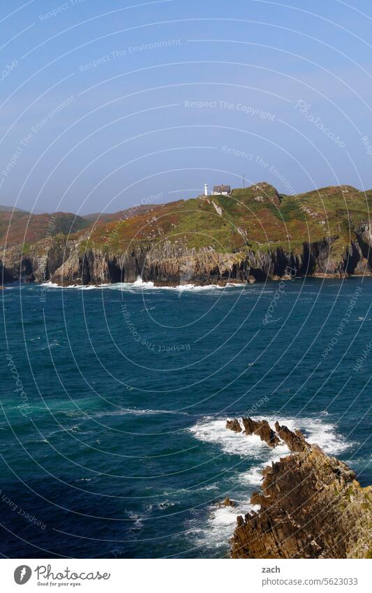 irische Küste Irland Republik Irland wild atlantic way Ozean Meer Wasser Natur Landschaft Felsen Atlantik Klippe Wellen