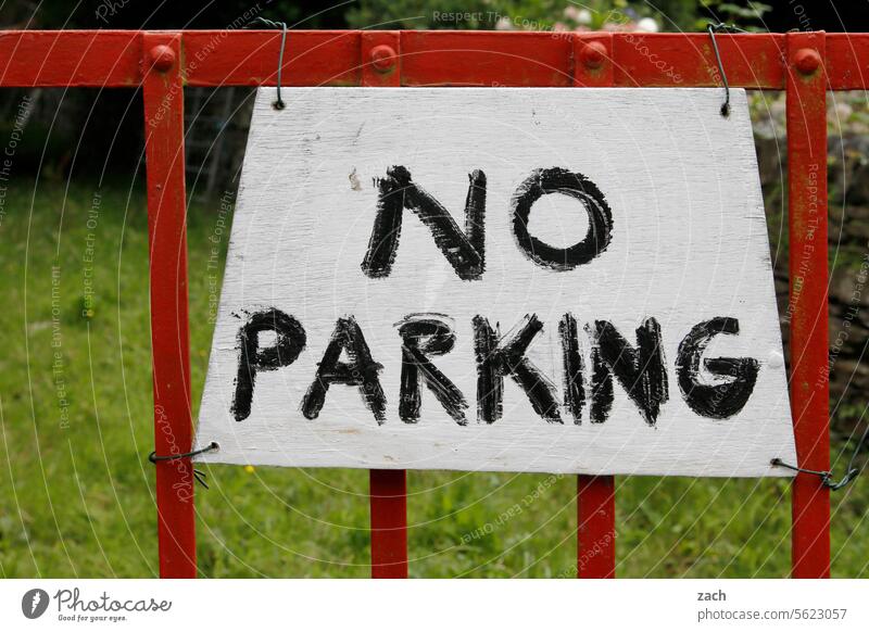 voll dämlich | Parkverbot parken Parkverbotsschild Verbote Verkehr autoverkehr Irland Republik Irland Schilder & Markierungen Parkplatz Verbotsschild