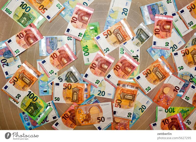 Geldscheine, Euro, Bargeld abrechnung bank bar bargeld barzahlung bestechung bestechungsgeld betrag bezahlen euro finanzen geldbetrag geldschein konsum