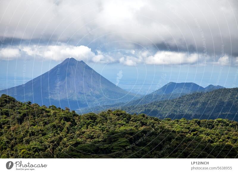 CR XXVI. Nebelwald mit blick auf den Arenal Costa Rica Vulkan Aussicht Aussichtspunkt Umwelt Umweltschutz Klima Klimawandel Urwald Regenwald Tourismus