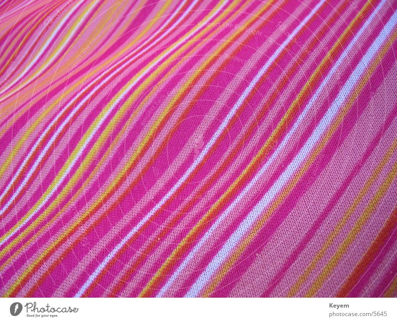 Das Sommerkleid Muster Streifen rosa Kleid Stoff Textilien Makroaufnahme Nahaufnahme