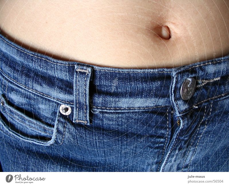 Nabel der Welt Bauchnabel Hose Knöpfe Tasche Jeanshose Haut belly bellybutton trousers skin trouser button pocket