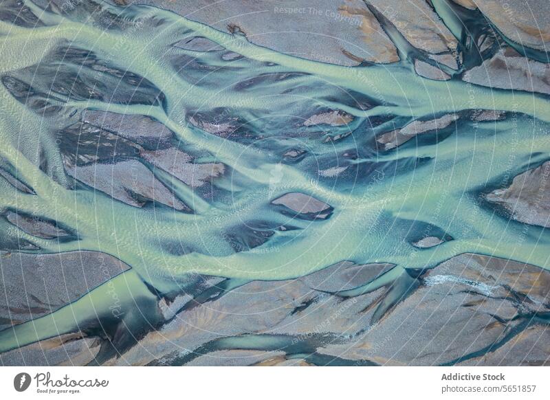 Islands türkisfarbene Flussmuster von oben Antenne glazial Muster Highlands Luftaufnahme Landschaft Natur Wasser geflochten Kanäle Schönheit malerisch Wildnis