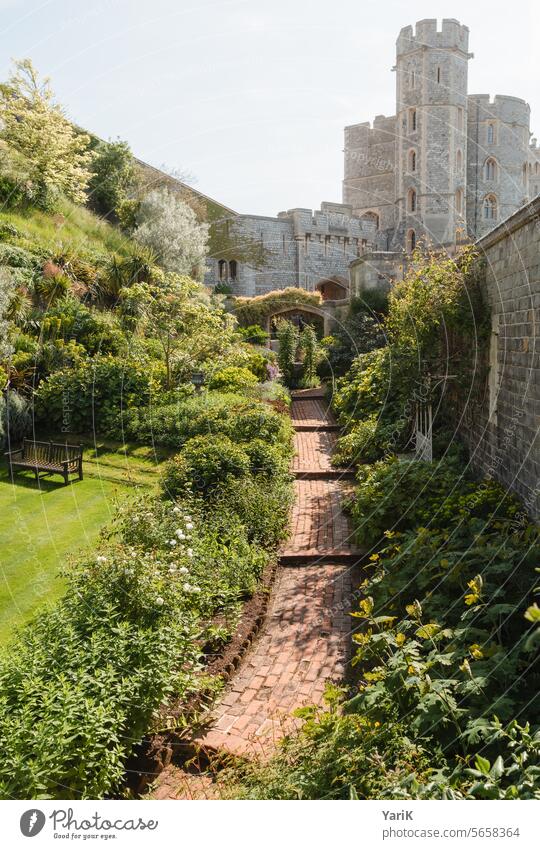 Windsor Castle castle schloss burg schlosspark schlossgarten gartenbau gartendekoration gartenpflanzen gartenblume blumen gartenweg gartenmauer steinmauer