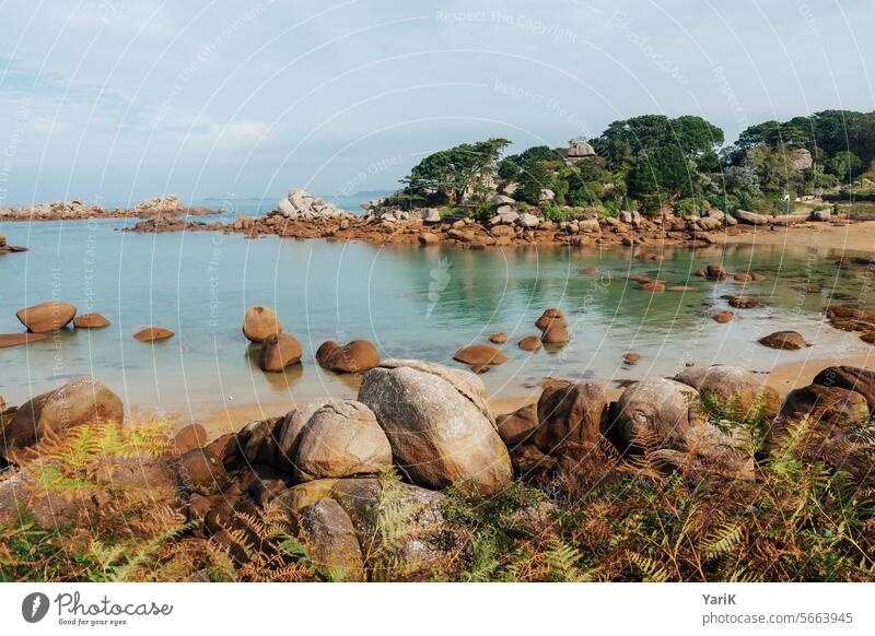 Bretagne - La Plage Saint Guirec roter Stein Meerwasser meeresbrise Schönes Wetter Sonnenschein beruhigend Erholung granit granitfelsen fischfang warm windig