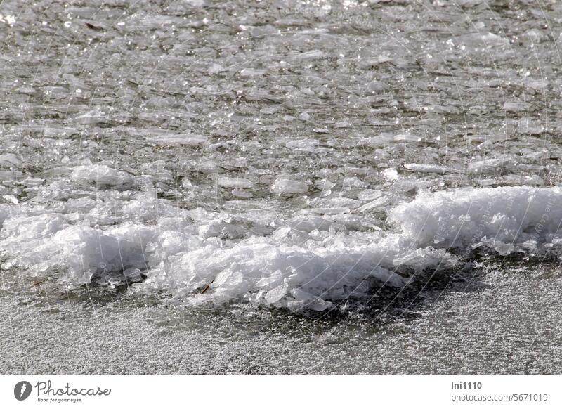 Eiszeit am Dümmer I Natur Winter Frost schönes Wetter See Sandstrand Naturphänomen Wasserspiegel Risse Eisstücke gebrochen eckig angespült zusammengeschoben