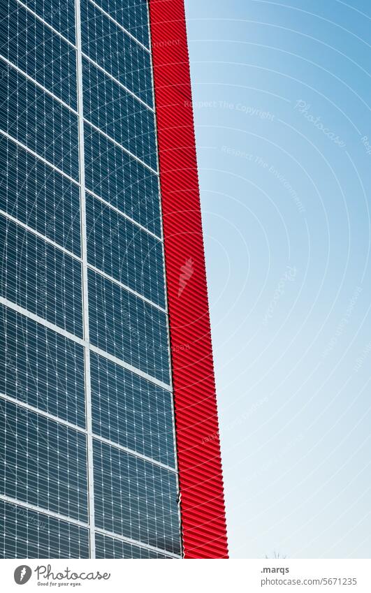Kollektoren umweltfreundlich rot Solarzelle Sonnenenergie Erneuerbare Energie Zukunft Energiewirtschaft alternativ Umweltschutz sparen Metall Fassade ökologisch