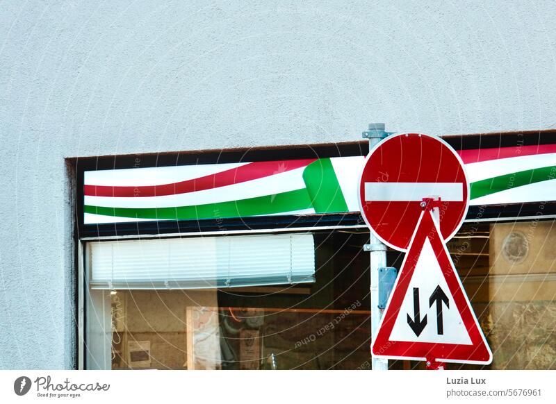 Schilderrätsel, italienisch Verkehrsschild aufgepasst Schilder & Markierungen Verkehrszeichen Straßenverkehr Hinweisschild Verkehrswege Zeichen Warnschild