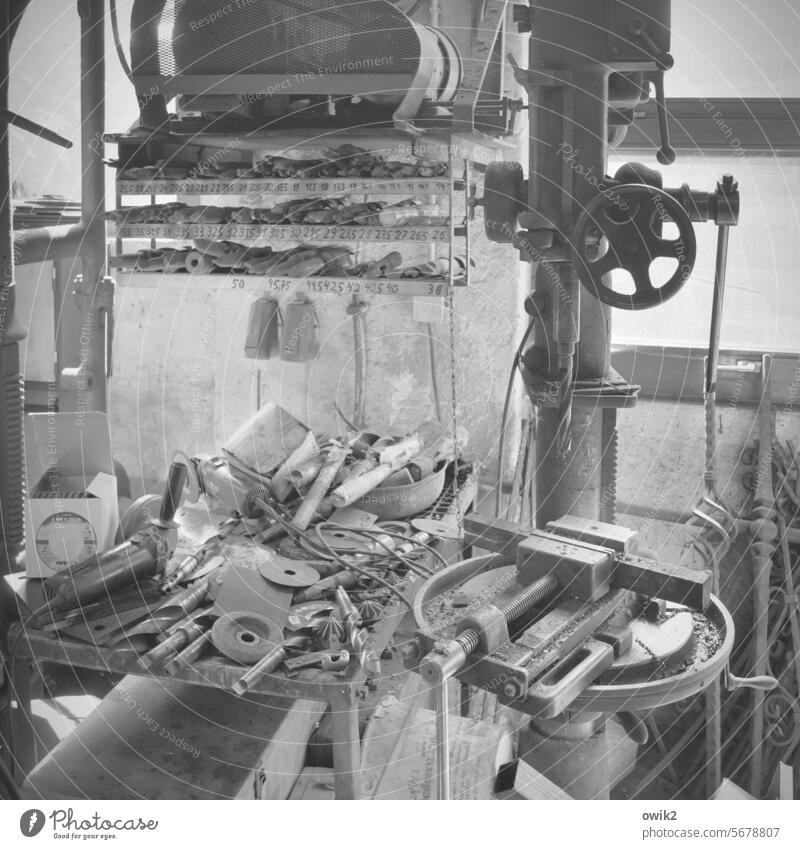 Zugemöhlt Zwischenlager Metallager Ablage Metallteile wiederverwenden wiederverwerten Metallschrott Lager Bohrmaschine Schmiede Arbeit & Erwerbstätigkeit
