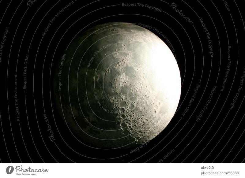 la luna en la tierra rund dunkel schwarz Planet Raumfahrt Mond Kugel Weltall moon Ball globe dark black outer space aerospace universe satellite astronauctics