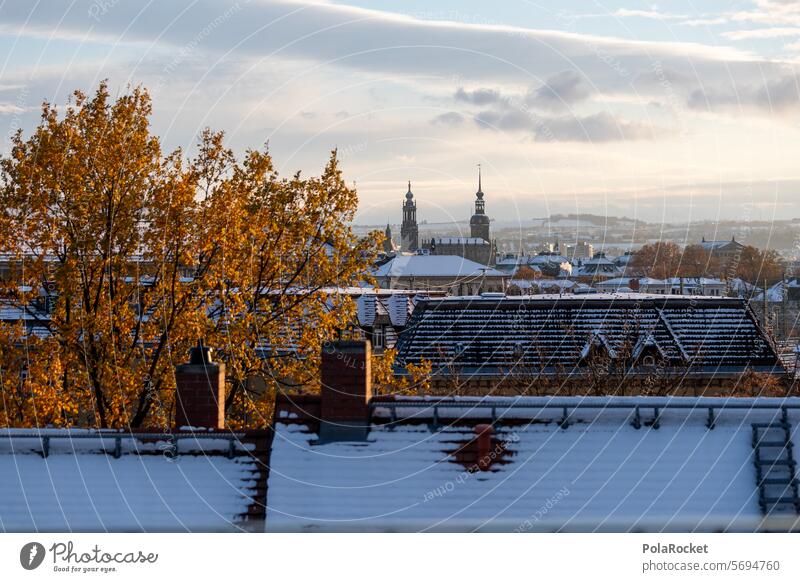 #A0# Dresden im Schnee Himmel Sonnenaufgang sonnig Winter Romantik Außenaufnahme Altstadt Dämmerung Wolken Architektur Stadtzentrum Hofkirche dächer
