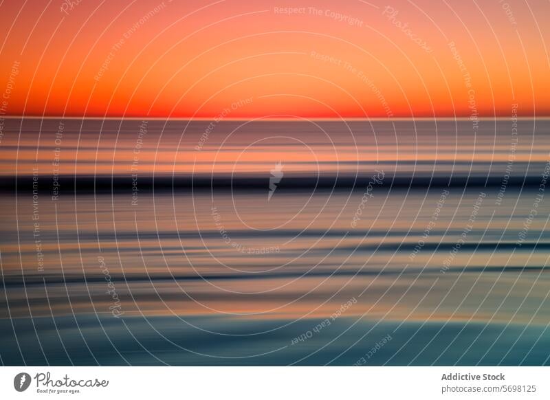 Heiterer Sonnenuntergang über dem Mittelmeer mit glatten, horizontalen Linien, die Himmel und Meer verschmelzen Gelassenheit mediterran MEER sanft Mischung