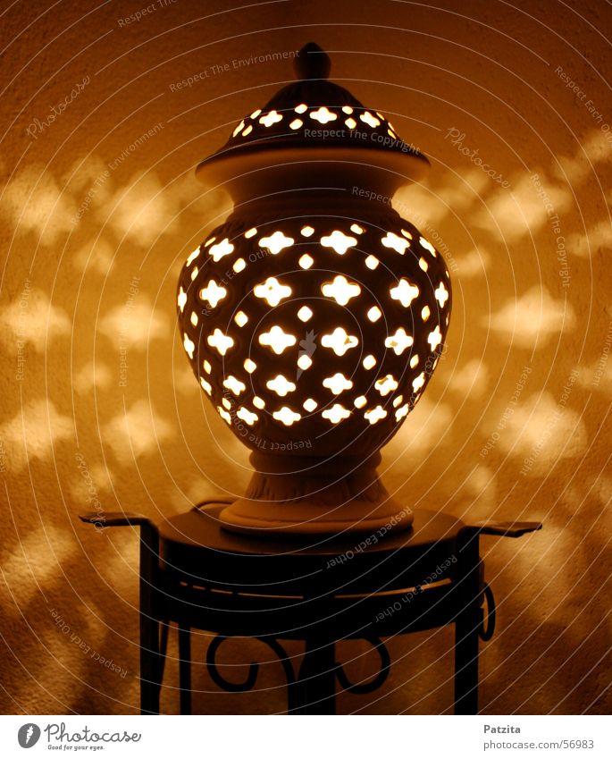 Arabische Nächte Lampe Licht Romantik braun gelb schwarz Abend Geschirr orange
