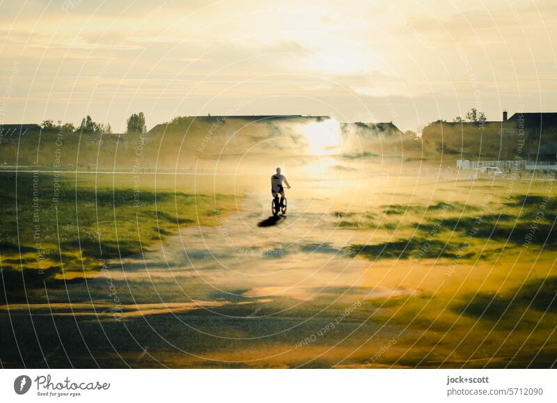 lebe lieber ungewöhnlich - auf zwei Rädern im Sonnenlicht Sonnenuntergang Doppelbelichtung Fahrradfahren Silhouette Schönes Wetter Reaktionen u. Effekte