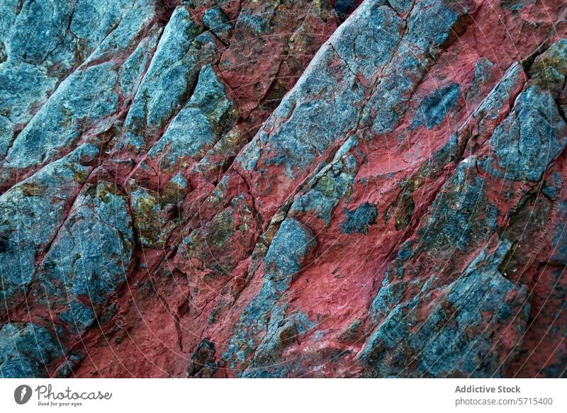 Eisenhaltige Biofilmbakterien auf Felsen am Strand von Llumeres, Asturien Textur rot grau Bakterien bügeln llumeres Proliferation eisenhaltig pulsierend
