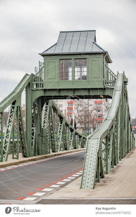 Deutzer Drehbrücke Stadt Rhein Brücke Wahrzeichen Sehenswürdigkeit Außenaufnahme Deutschland Architektur Menschenleer Farbfoto Köln Bauwerk Fluss Europa