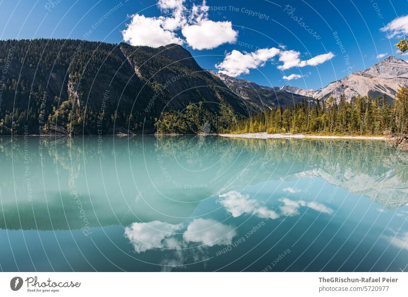 Himmel und Berge spiegeln sich in türkisfarbenem See kinney lake Aussicht Wasser Farbfoto Spiegelung Bergpanorama Berge u. Gebirge Natur Landschaft