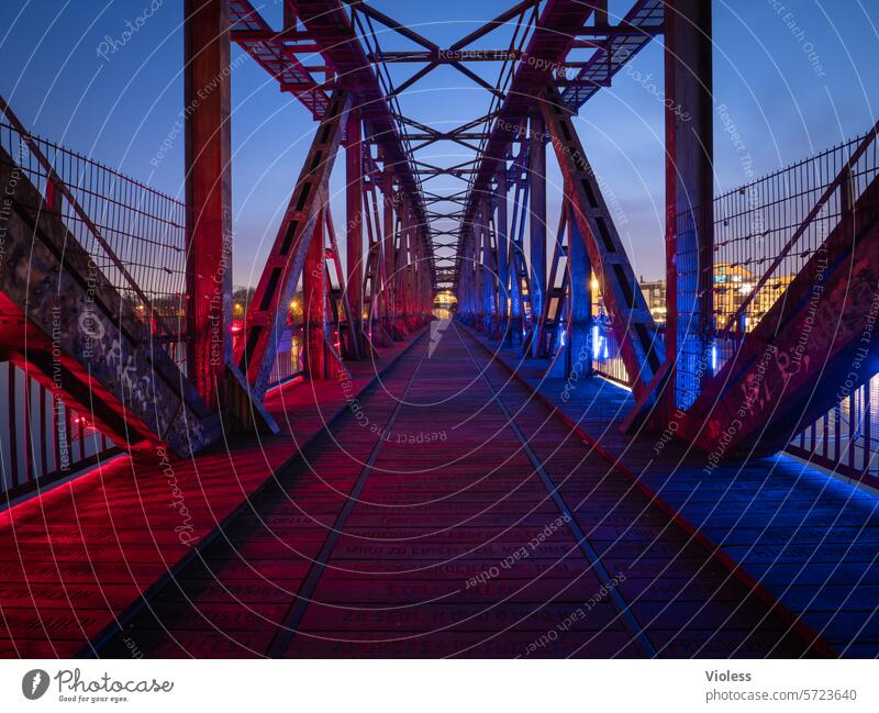 Hubbrücke Magdeburg rot blau Elbe Eisenbahnbrücke Denkmalschutz Stahl Stahlträger