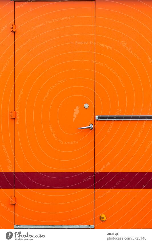 Tür orange Wand schlicht minimalistisch Minimalismus Wohnwagen Wohnmobil retro Camping Farbe Nahaufnahme