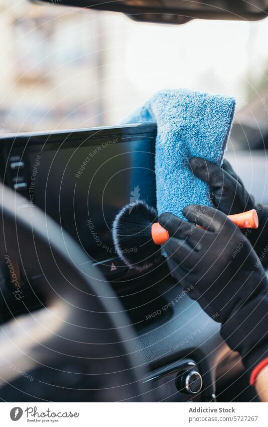 Autopflege mit einem Mikrofasertuch und einer Bürste PKW mit Einzelheiten Reinigen Handtuch Flugzeugwartung Innenbereich Fahrzeug Pflege Handschuh Reinlichkeit