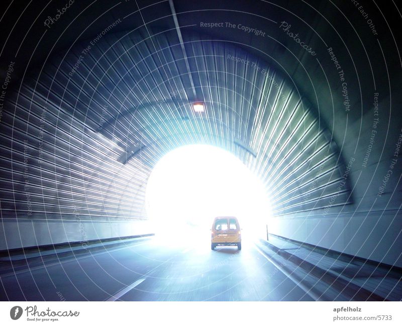 licht am ende des tunnels Tunnel Licht Autobahn fahrzeuge