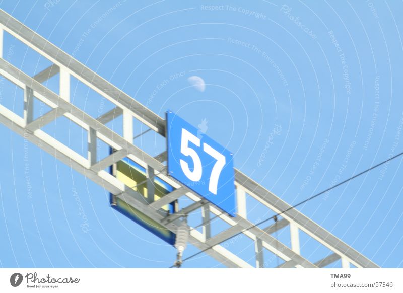57 mit Mond Schweiz Tunnel Blauer Himmel Eisenbahn Verkehrswege Ferien & Urlaub & Reisen
