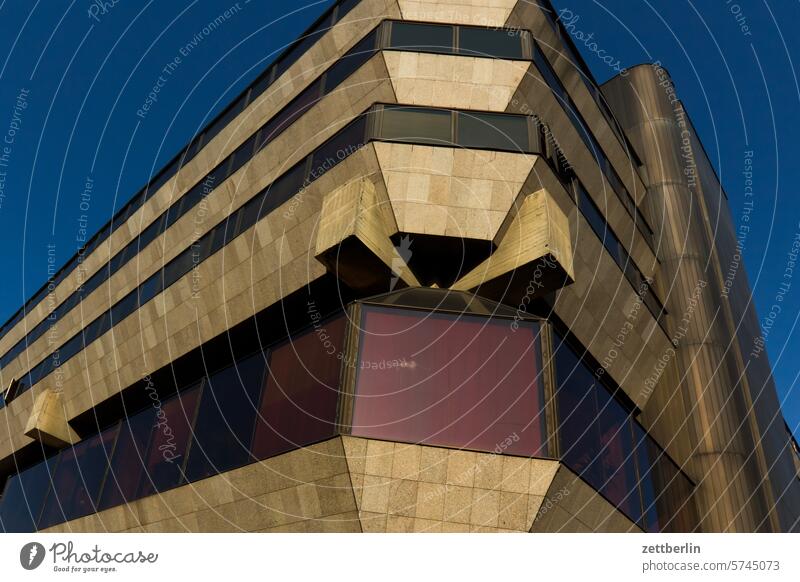 Brutalismus (ehem. Tschechoslowakische Botschaft, Berlin) architektur berlin büro city deutschland fassade fenster froschperspektive gebäude hauptstadt haus