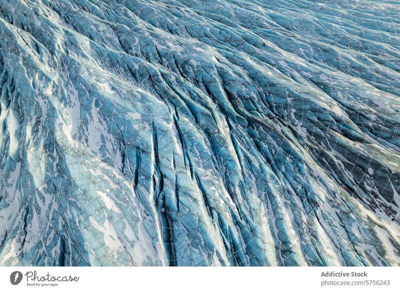 Luftaufnahme einer riesigen Gletscherlandschaft in Island Eis Landschaft Natur kalt arktische gefroren Muster Textur blau malerisch reisen abgelegen im Freien