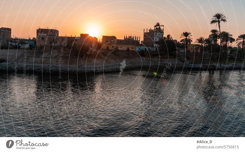 Abenteuerreisen Ägypten Nilkreuzfahrt Düne Afrika Afrikanisch arabisch Assuan Anziehungskraft Hintergrund Boot Landschaft Kreuzfahrt Kultur wüst Ausflugsziel