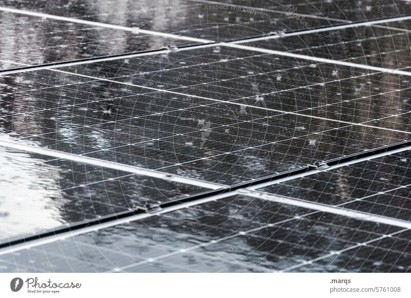 Energiekrise Photovoltaikanlage Solartechnik Solaranlage Solarzellen Solarenergie Zukunft Klimawandel Klimaschutz Sonnenkollektoren Elektrizität regenerativ