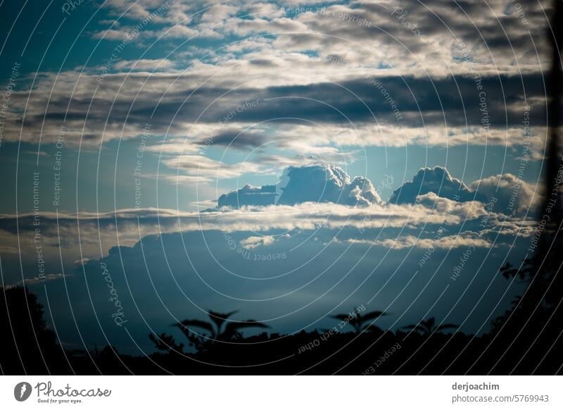 Der Phantasie sind keine Grenzen gesetzt. Wolkenberge wolkenlandschaft Wetter Himmel Natur im Freien Licht schön malerisch wolkig Sommer blau Ansicht