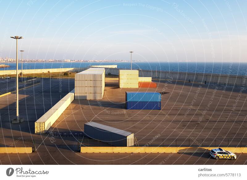 Hafen con Tainer | Valencia Container Weiß Rot Blau Morgensonne Ordnung Containerterminal Güterverkehr & Logistik Handel Containerverladung Schifffahrt