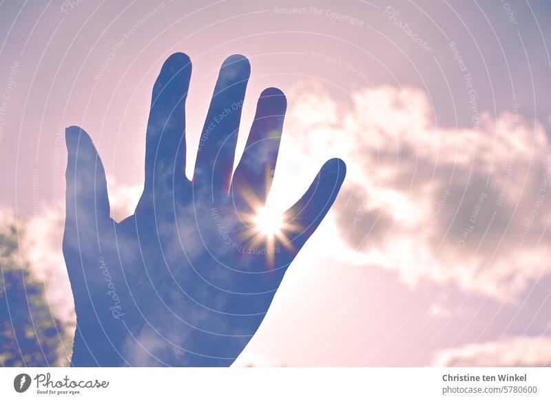 Sonnenstern Hand Wolken Himmel Finger Doppelbelichtung Silhouette Illusion Experiment außergewöhnlich Phantasie fantastisch Reaktionen u. Effekte Irritation