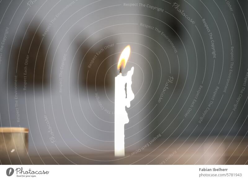 Kerze in einer Kirche Opferkerze Kirchenkerze Opferlicht Deutschland