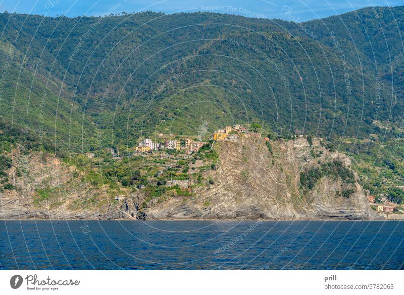 Küstenregion Cinque Terre in Ligurien, im Nordwesten Italiens Felsküste Uferbereich Nationalpark Cinque Terre Ligurisches Meer mediterran MEER Küstenlinie