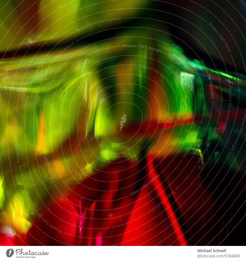Abstraktes in Grün, Gelb und Rot glänzend Licht Unschärfe abstrakt Bokeh abstrakt Hintergrund Kunst ästhetisch Strukturen & Formen abstrakte Fotografie