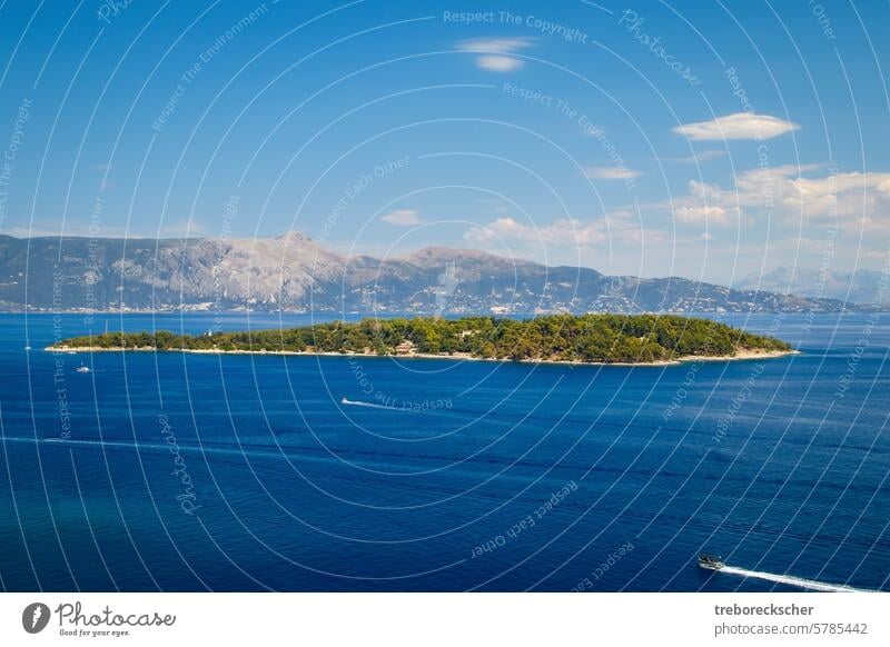 Die kleine Insel Lazareto in der malerischen Bucht vor der Stadt Korfu reisen Tourismus Landschaft Sommer MEER Wasser Natur Himmel Wolken Meereslandschaft Licht