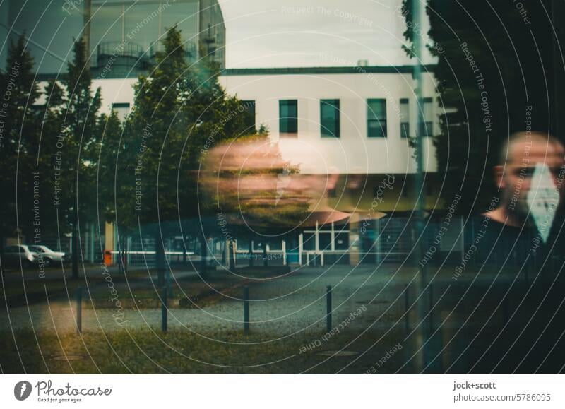 Projektion & Reflexion am Kraftwerk Porträt Reflexion & Spiegelung Mann Gesicht Erwachsene Verzerrung Surrealismus Gefühle Reaktionen u. Effekte fantastisch