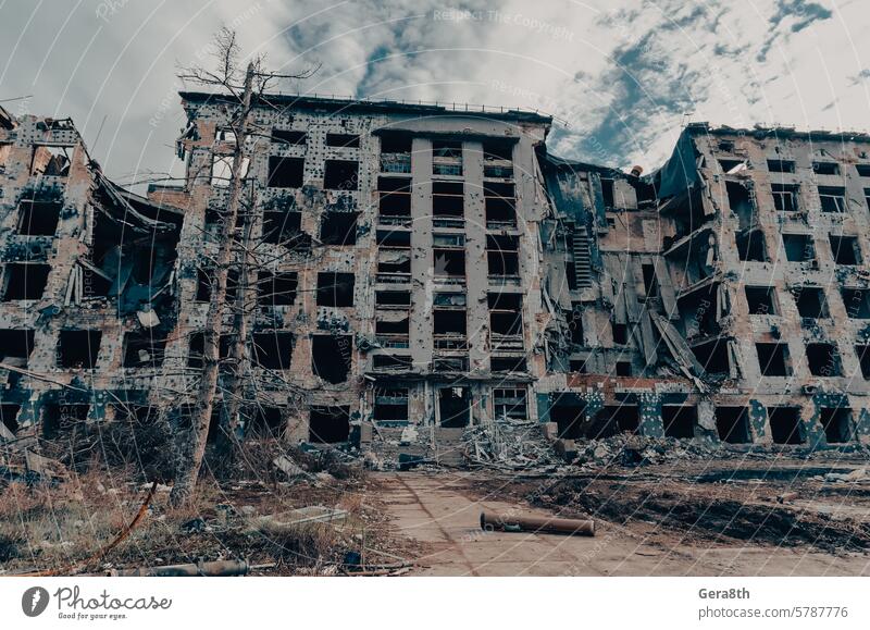 zerstörte und verbrannte Häuser in der Stadt Russland Ukraine Krieg donezk Kherson kyiv Lugansk mariupol Saporoschje aussetzen Verlassen attackieren bakhmut